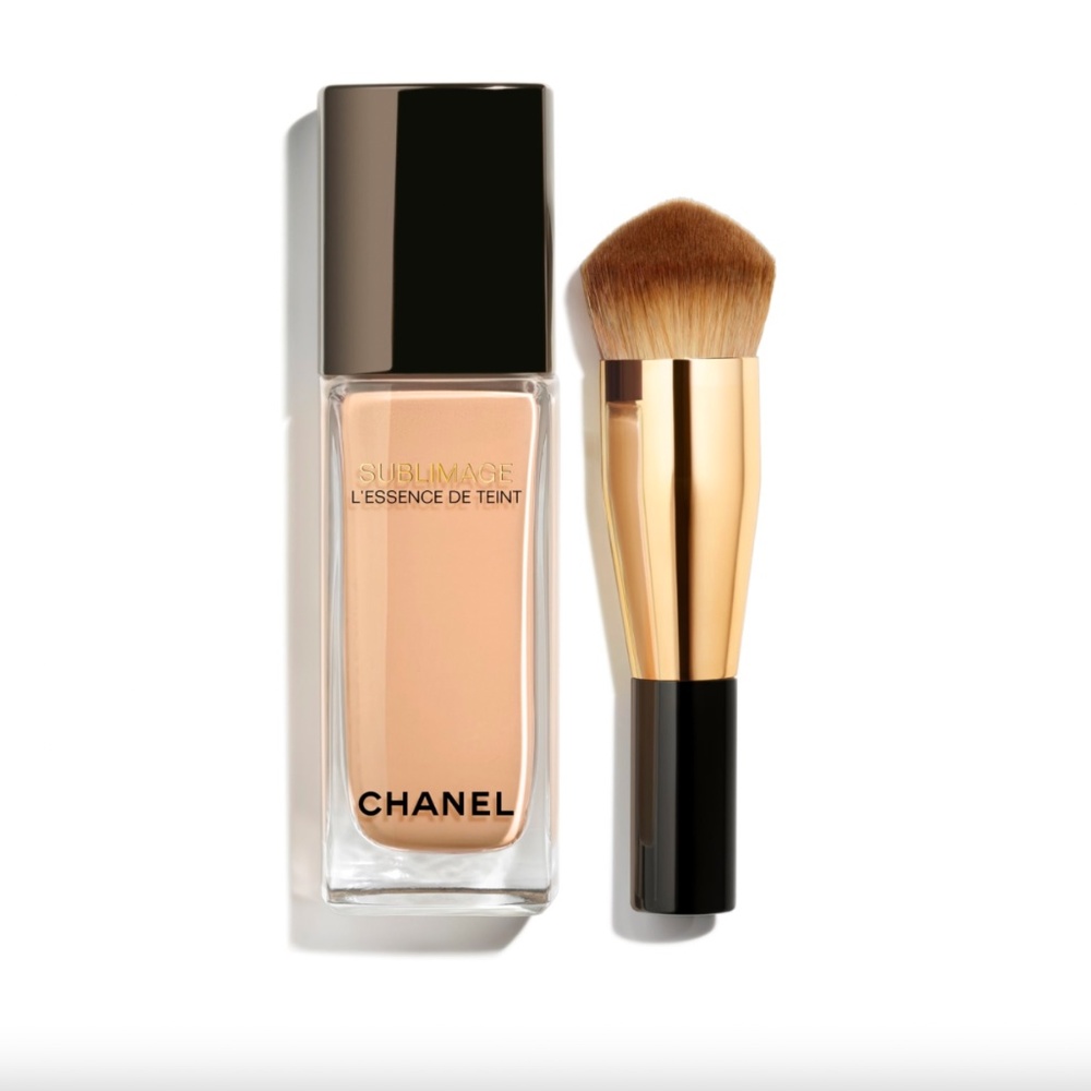 CHANEL SUBLIMAGE L’ESSENCE DE TEINT Ultimate Radiance Serum Foundation BD21